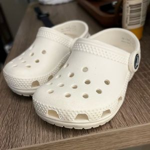 Crocs Classic white clog Children’s size 6